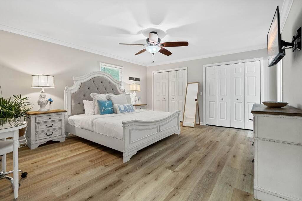 Cozy Lake Home - Jacuzzi King Bed Marina Access ムアズビル エクステリア 写真